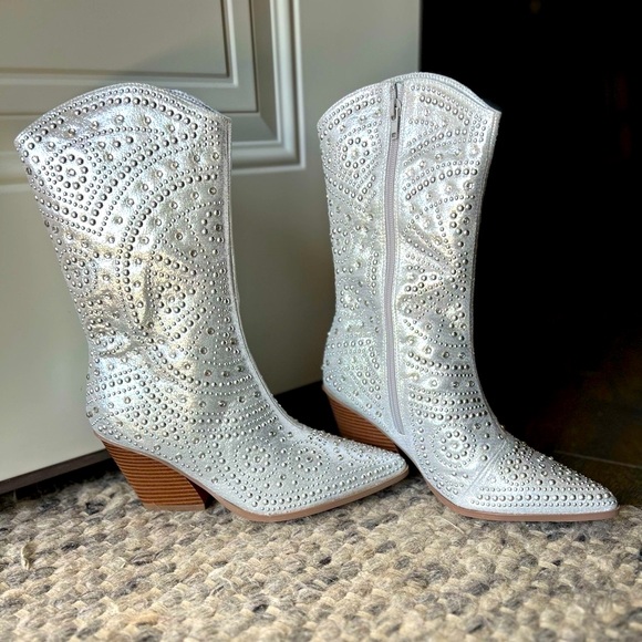 Silver Rhinestone Cowgirl Boots, 7.5 size - Picture 4 of 6